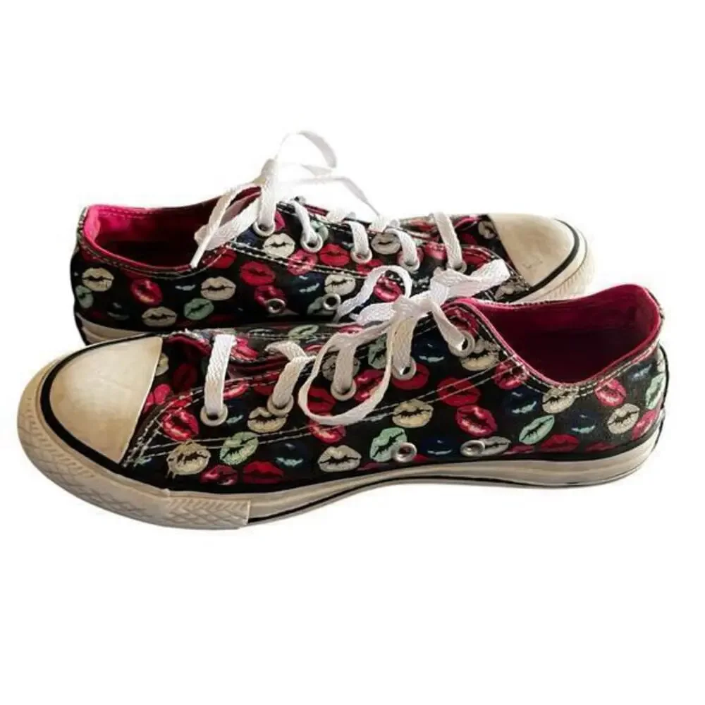 CONVERSE CTAS Chucks Black Pink Red kissy lips lo top canvas sneakers girls sz 3